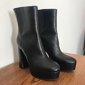 Steve Madden Orlie Platform Ankle Booties SZ 6M